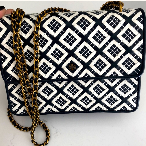 Tory Burch Handbags - 💕SALE💕Tory Burch Robinson woven satchel